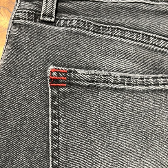 BDG Black Wash Frayed Hem Girlfriend Jeans.  Sz 31 - Picture 3 of 5